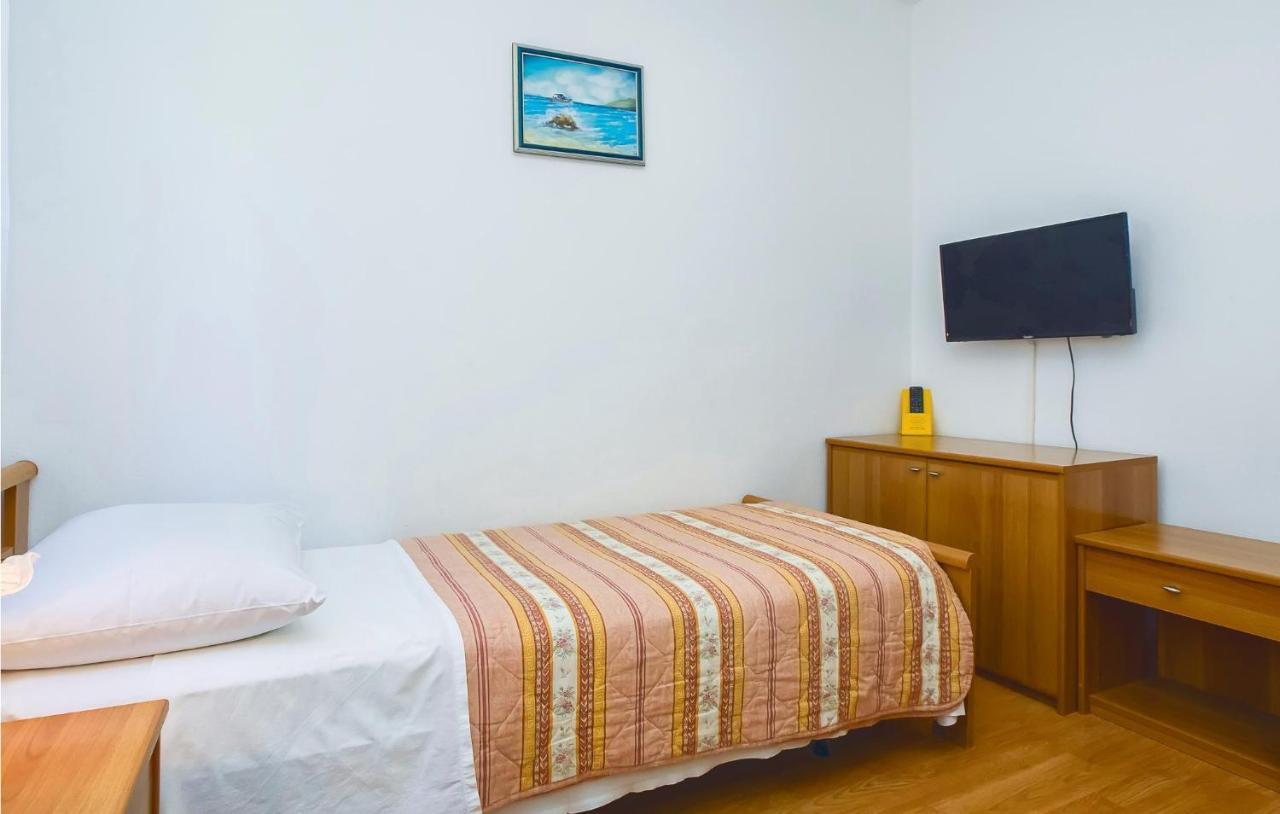 Cozy Apartment In Lokva Rogoznica With Wifi Zewnętrze zdjęcie